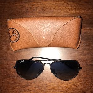 Black metal Ray-Ban Aviators + case!!
